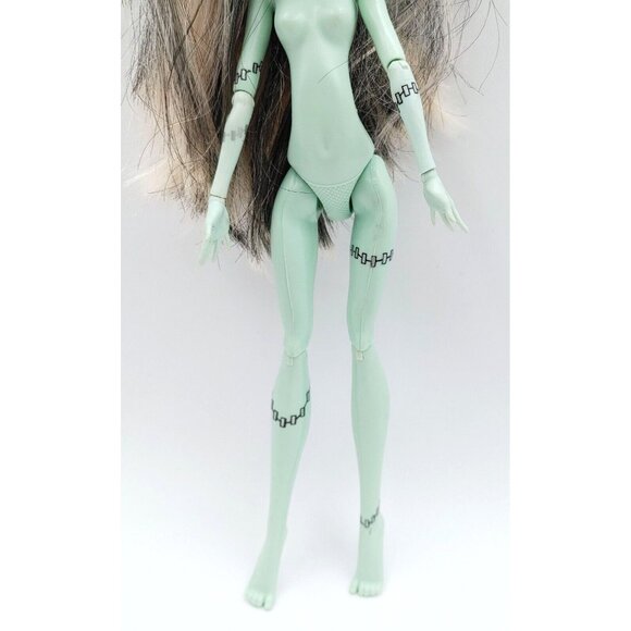 Mattel 2008 Monster High Frankie Stein Ghouls Rule Doll - Picture 3 of 5